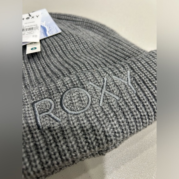 Roxy Women's Freja Beanie Heather Grey Double Layer Rib-Knit Acrylic NWT Hat - Picture 2 of 7